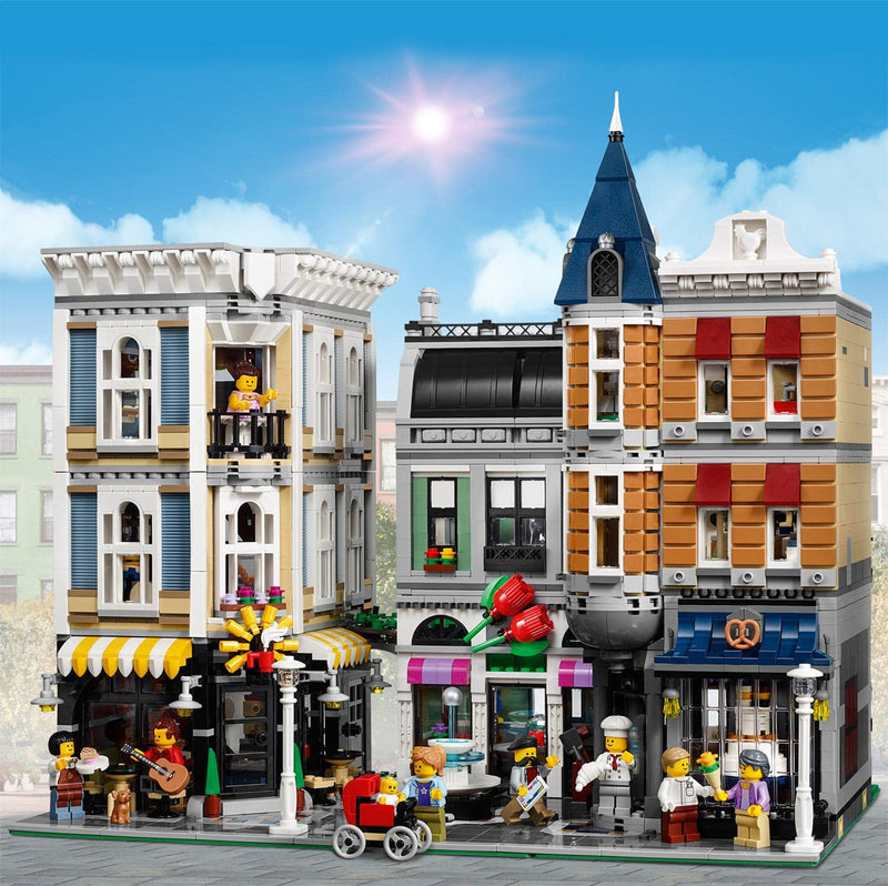 LEGO 10255 Creator Expert Assembly Square – Modular Building